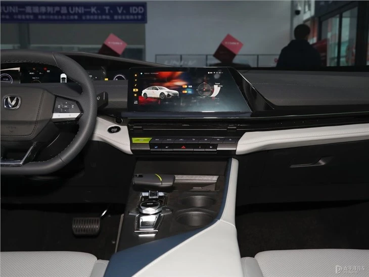 Changan UNI-V IDD PHEV