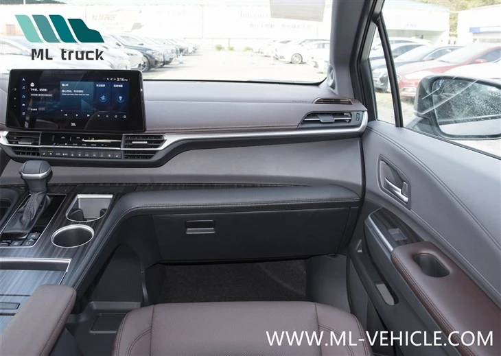 2023 Toyota Sienna 2.5L Hybrid