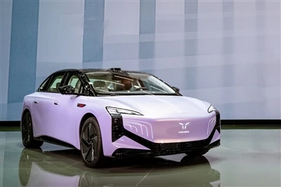 FAW-VFIDI رسما در حال تولید، معرفی خودروی جدید Hongqi Pure Electric Vehicle